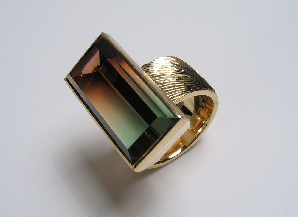 18ct yellow gold, hand engraved, bicolour tourmaline. Photo: Andra Nelki