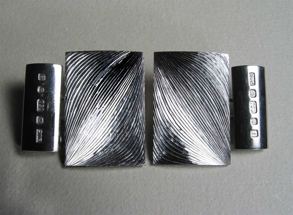 18ct white gold, hand engraved. Face: 19mm x 25 mm. Photo: Andra Nelki.